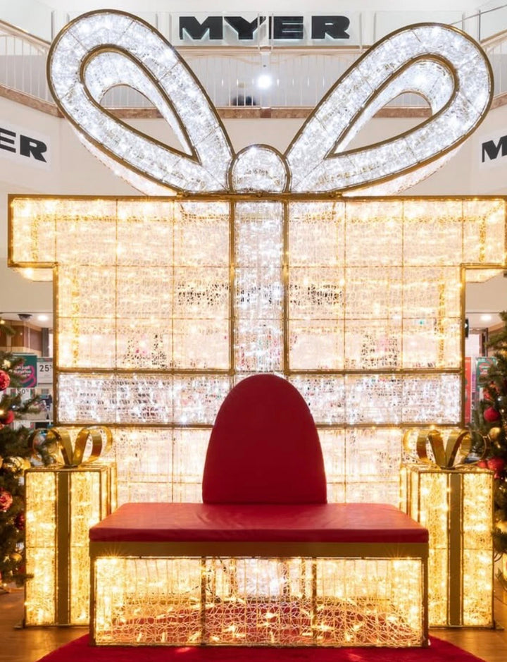 3D Prelit "Present Seat" Photo Opp. - 3m Tall