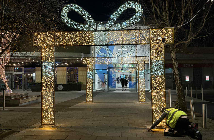 2D Prelit "Bow" Arch - 4m Tall x 4.3m Wide - Aluminium Structure