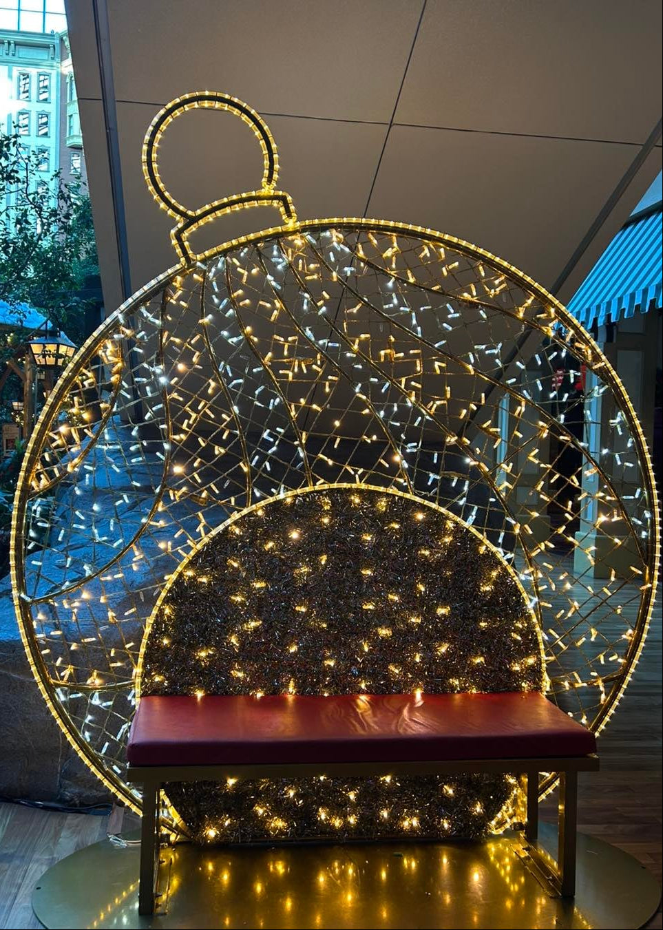 2D Prelit "Bauble Seat" Photo Opp. Frame - 2.6m Tall