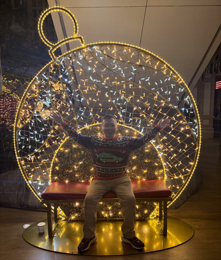 2D Prelit "Bauble Seat" Photo Opp. Frame - 2.6m Tall