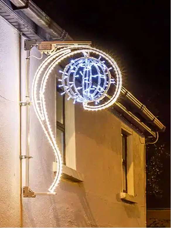 Pole/Wall Motif - "Sphere in Swish" - 220cm x 125cm
