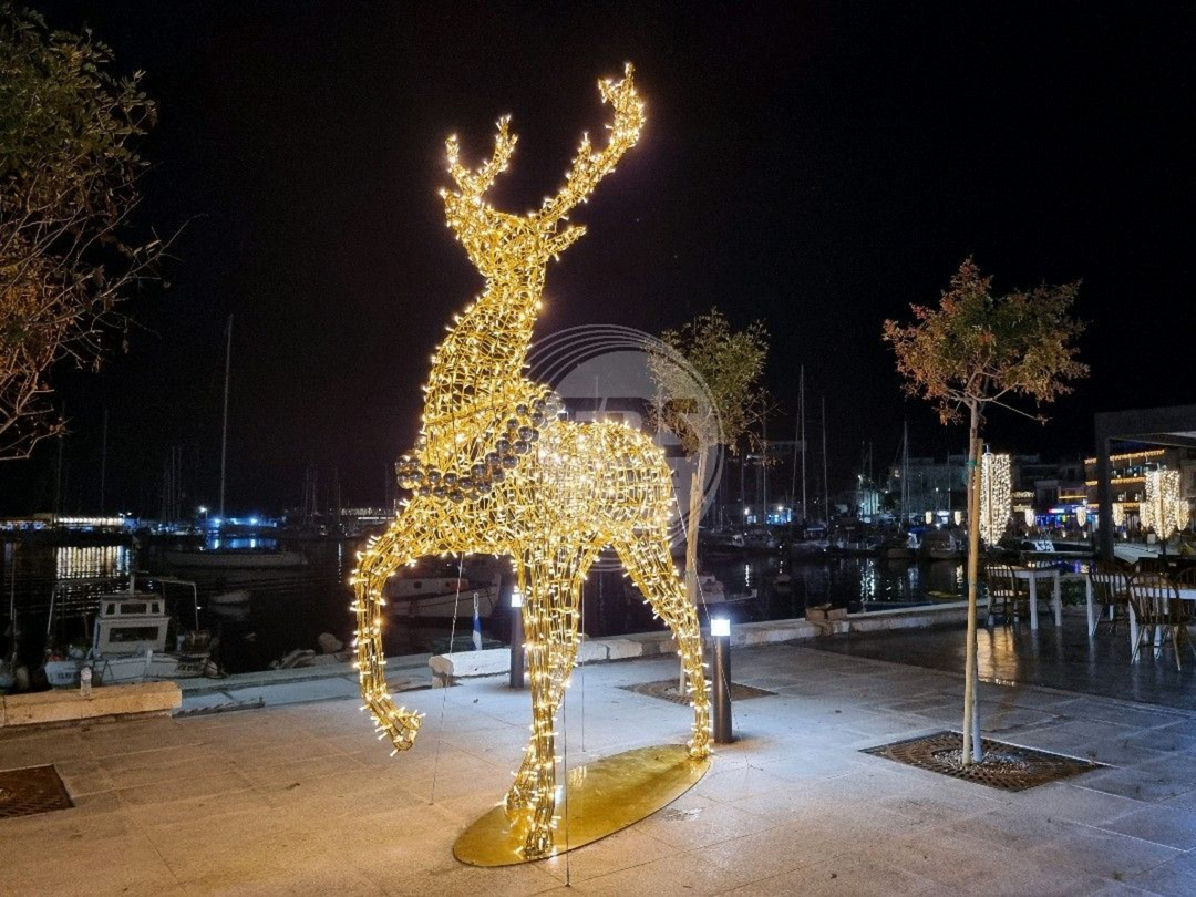 3D Prelit "Giant Reindeer" - 4m Tall